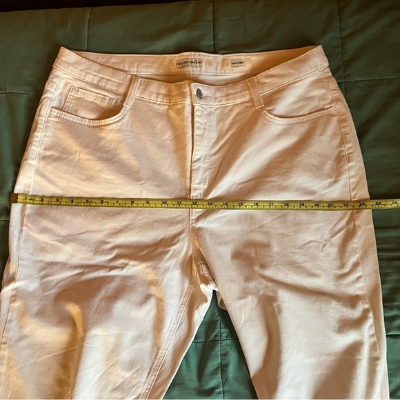 Jones New York Women's Straight Leg Jeans - Cream - Picture 5 of 12